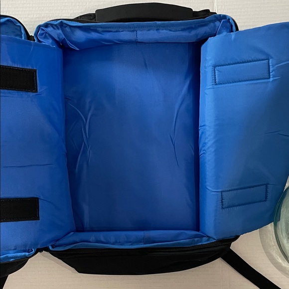 Simple Travel Backpack - Picture 8 of 11